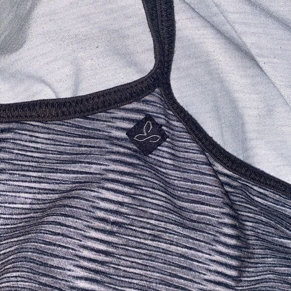 ✨ Prana
Andie Yoga Tank Top✨ - Picture 6 of 7